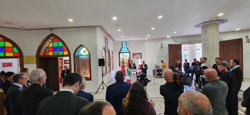 Kartun Iran di Ankara menentang