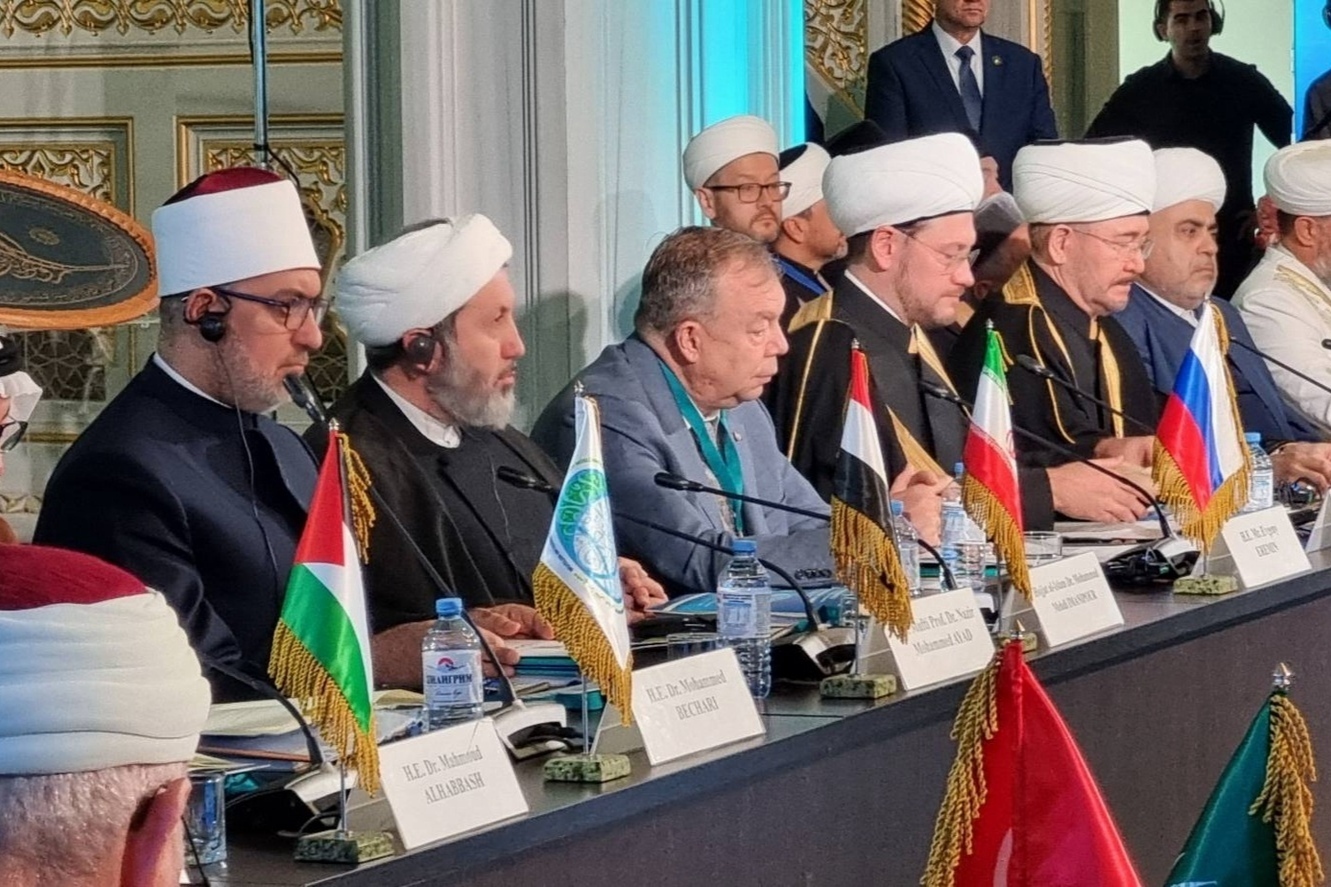 Menjelaskan tanggungjawab pemimpin agama dan mencadangkan penubuhan Parlimen Al-Quran Dunia Islam
