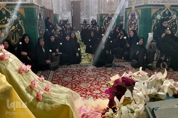 Imam Khomeini r.a merupakan titik perpaduan antara mazhab