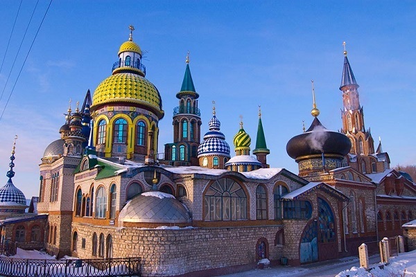 Kota agama di Rusia; daripada bacaan al-Quran tanpa henti di masjid hinggalah lilin gereja yang sentiasa menyala