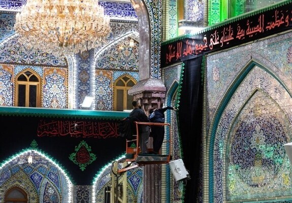 Makam Suci Al-Hussaini dan Al-Abbasi berselindung hitam menjelang Muharram Makam Suci Al-Hussaini dan Al-Abbasi berselindung hitam menjelang Muharram