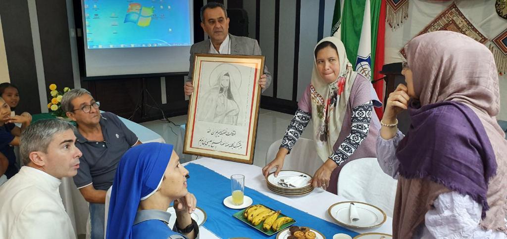 Mga Kristiyanong Pilipino: Mga Panauhin sa Iran sa Klase ng Pagkilala ng Islam / Pagpalabas ng Surah Maryam + Larawan