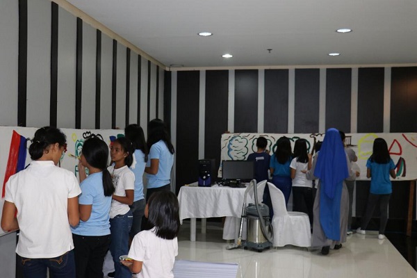 Mga Kristiyanong Pilipino: Mga Panauhin sa Iran sa Klase ng Pagkilala ng Islam / Pagpalabas ng Surah Maryam + Larawan