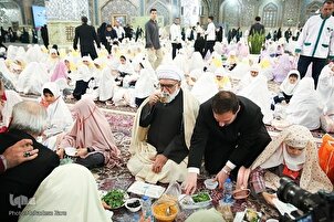 په امام رضا(ع) حرم کې د روژماتي  معنوي او روحاني دستورې(انځوریزراپور)