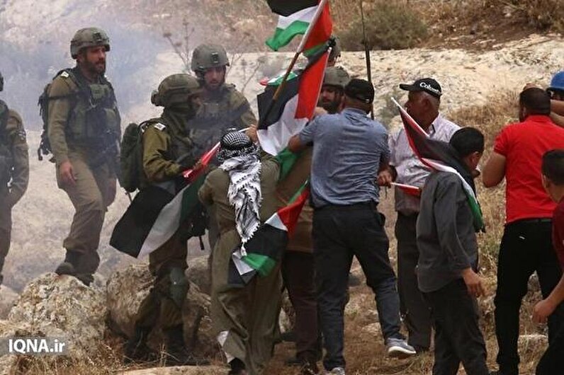 Незаконное расширение поселений: Палестинцы противостоят израильским силам
