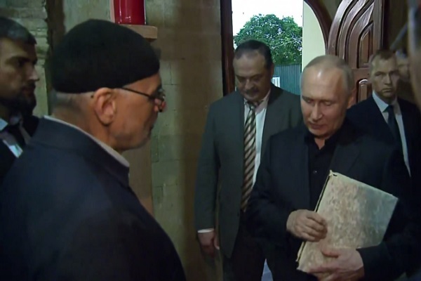 Университет Аль-Азхар оценил уважение Путина к Корану + видео