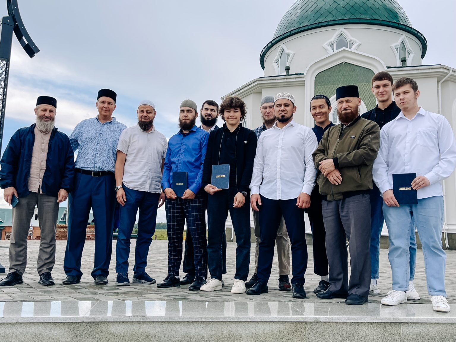 Церемония вручения дипломов выпускникам Исламского колледжа «Нур-аль-Иман»