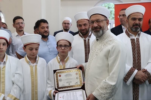 В Турции чествовали детей, выучивших Коран наизусть + фото