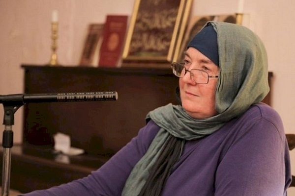 Служение новой американской мусульманки в переводе Корана и исламских текстов