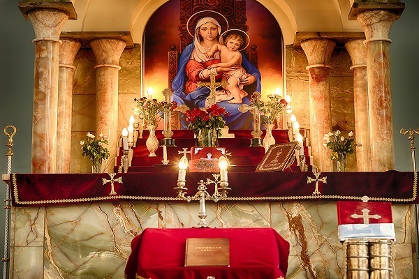 Католическая церковь: Святая Мария не является спасительницей человечества