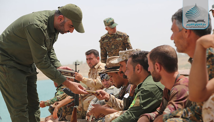 Wanajeshi Wairaqi wasoma Qur’ani katika eneo walilokomboa kutoka magaidi wa ISIS