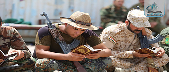 Wanajeshi Wairaqi wasoma Qur’ani katika eneo walilokomboa kutoka magaidi wa ISIS