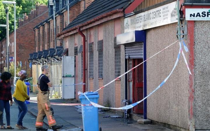 Msikiti wa Manchester wahujumiwa na wenye chuki dhidi ya Uislamu+PICHA