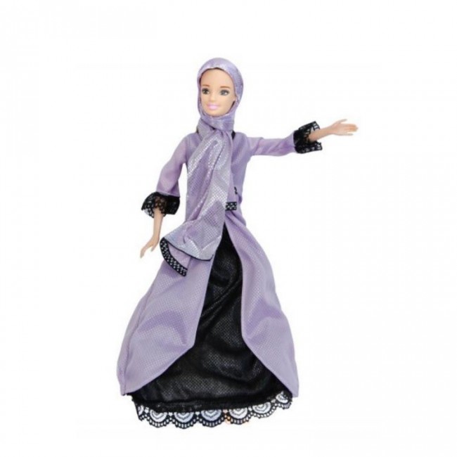Mwanaserere aliyevishwa Hijabu, anayesoma aya za Qur'ani