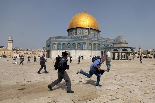 Walowezi wa Kizayuni waushambulia Msikiti wa Al Aqsa