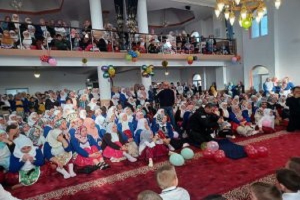 Орзуи бонуи мусалмони булғорӣ барои озодӣ дар нашри дин