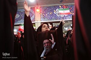 Таҷаммуъи ҳамосии бонувони Қазвини дар суги раҳбари шаҳид