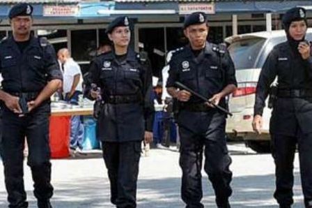 Şiilerin matem merasimine Malezyalı polislerin saldırısı Şiilerin matem merasimine Malezyalı polislerin saldırısı