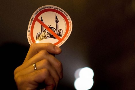İslam karşıtı o örgüt 2 yaşında