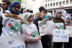 Roma’da Müslümanlar’dan protesto