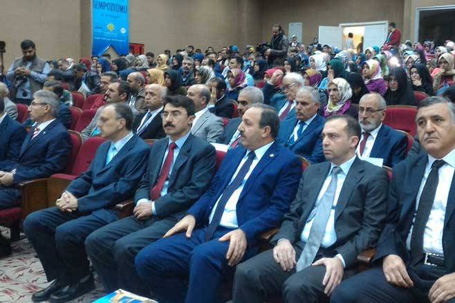 Üniversitenin 'doğru İslam'ı anlatma sempozyumu