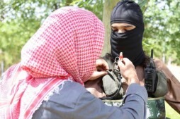 Samarra'da İranlı ziyaretçileri şehit eden faillerin görüntüleri Samarra'da İranlı ziyaretçileri şehit eden faillerin görüntüleri