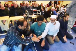 Kaliforniya camisi tehdidine cevaben dua merasimine davet Kaliforniya camisi tehdidine cevaben dua merasimine davet
