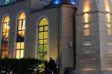 Berlin'de 50 Yıllık Mescidin Kapatılması Protesto Edildi