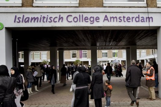 Hollanda Hükümeti İslam Okuluna Yardımı Kesti