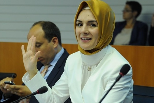 Başörtülü Milletvekilini Öldürmek İsteyen İş Adamına Komik Ceza