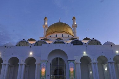 Kazakistan'daki Camilerde İftar
