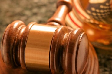 İrlanda'da Camilere Karşı Siber Tehditlerin Failleri Yargılandı