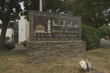 Washington 'Redmond' Camisinde Namaz Kılanlara Tehdit Washington 'Redmond' Camisinde Namaz Kılanlara Tehdit