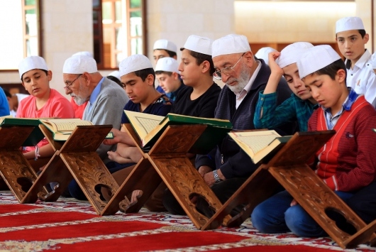 İzmir'de Mukabele Geleneği