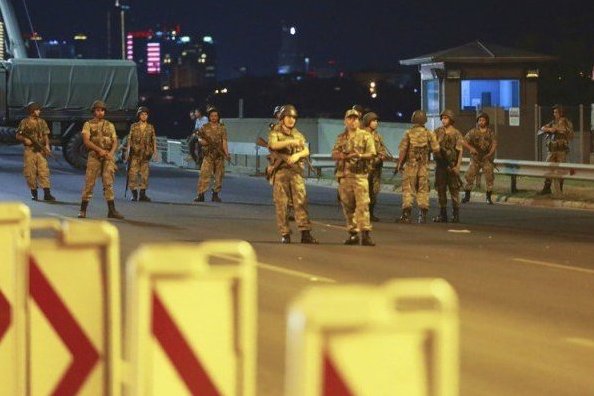 FETÖ üyesi bin 374 TSK personeli gözaltına alındı