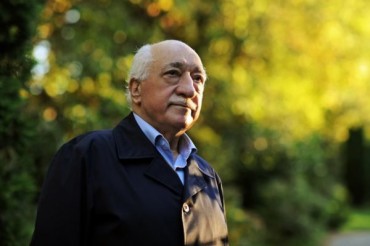 Fethullah Gülen darbe girişimini kınadı