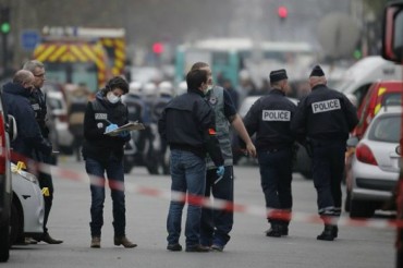 Belçika Polisi Arabasından Kur'an Yayını Hakkında Araştırma