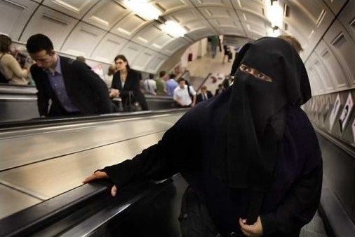 Almanya'da burka yasağı tartışmaları
