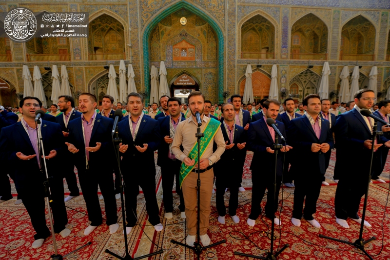 İmam Ali (as) Türbesinde İranlı ilahi grubu İmam Ali (as) Türbesinde İranlı ilahi grubu