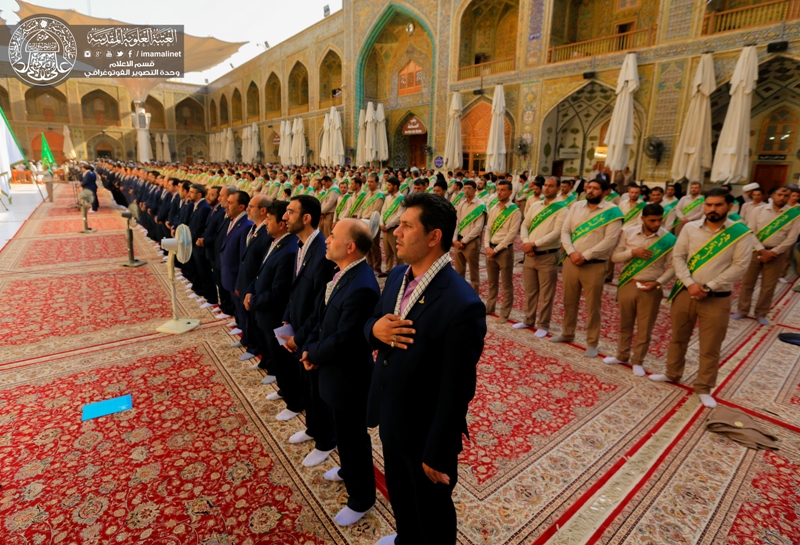 İmam Ali (as) Türbesinde İranlı ilahi grubu İmam Ali (as) Türbesinde İranlı ilahi grubu