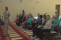 San Diego camii çeşitli din takipçilerine evsahipliği yapmakta San Diego camii çeşitli din takipçilerine evsahipliği yapmakta