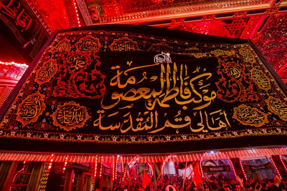 Beyn-ul Haremeyn'de İmam Hüseyin(as)'ın Erbain akşamından görüntüler