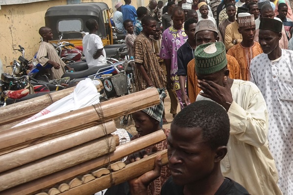 Nijerya'da Erbain şehitleri toprağa verildi