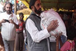 İngiliz Müslümanlarının Rohingya mülteci kampına gidişi