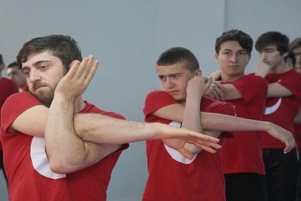 Hem Kur'an öğreniyor hem spor yapıyorlar
