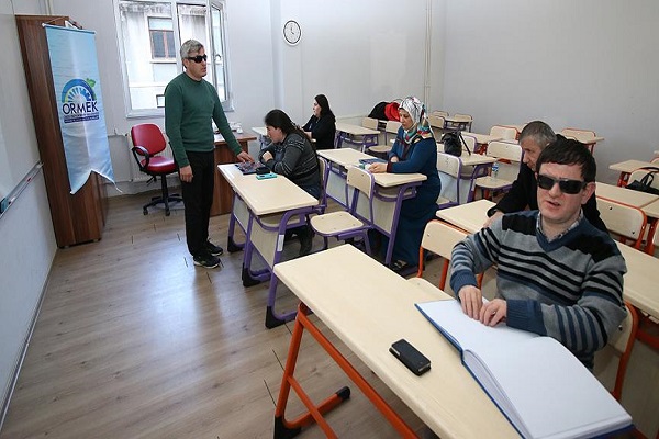 Görme engellilerin Kur'an-ı Kerim okuma sevinci