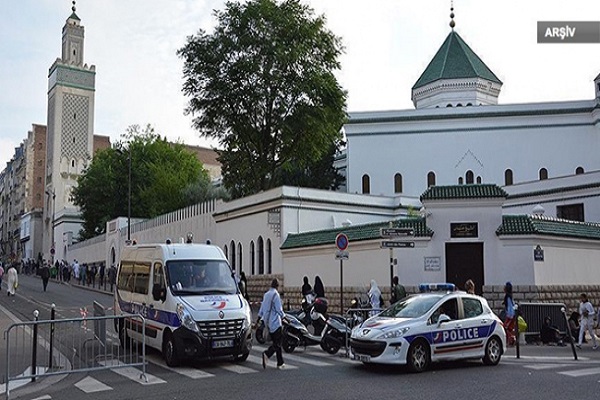 Fransa'da bir cami daha kapatıldı