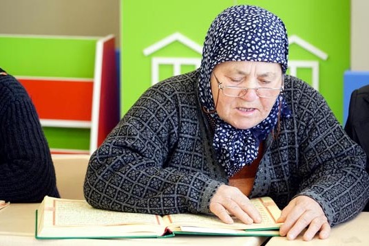 Kur'an okumayı 70'inde öğrendi