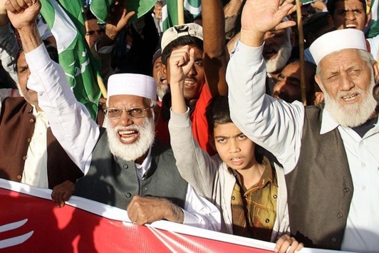 Pakistan'da DEAŞ karşıtı gösteri düzenlendi