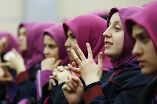 İşitme Engelliler umre için ter dökecek İşitme Engelliler umre için ter dökecek